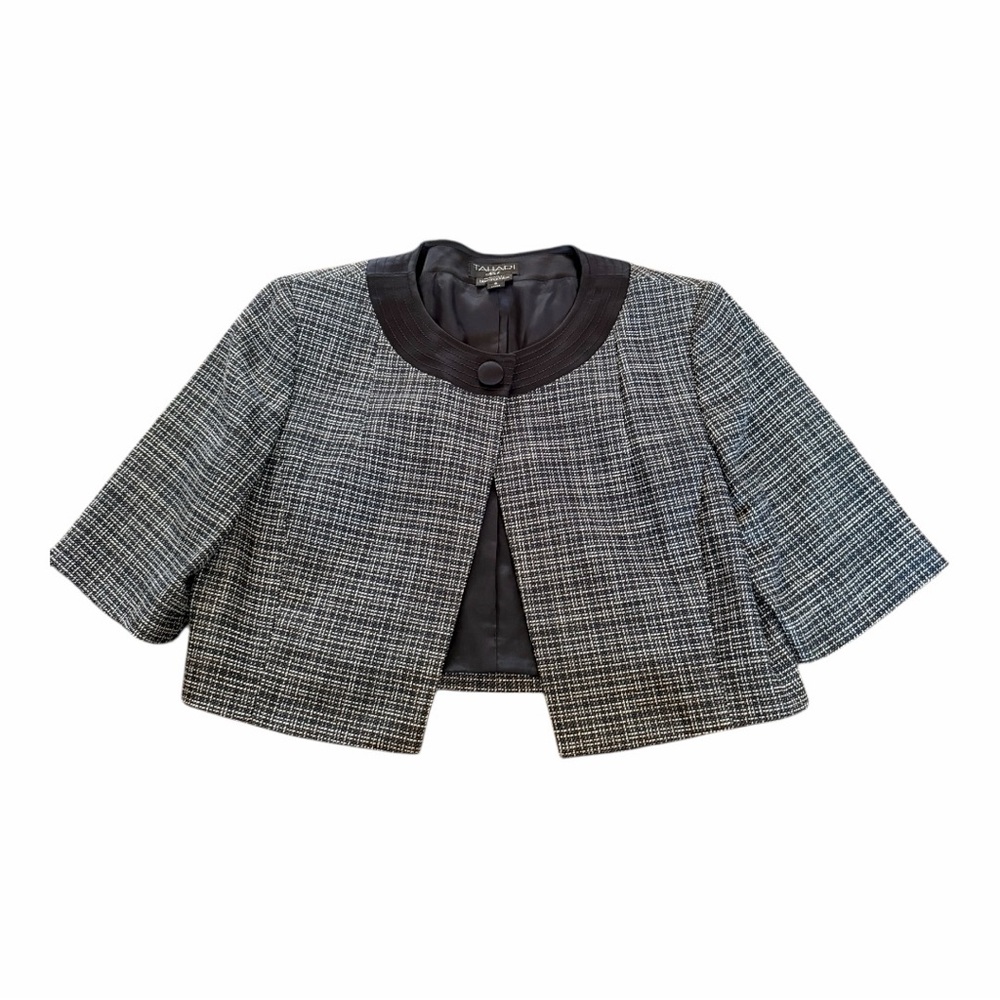 Tahari navy and white cropped jacket size 6
